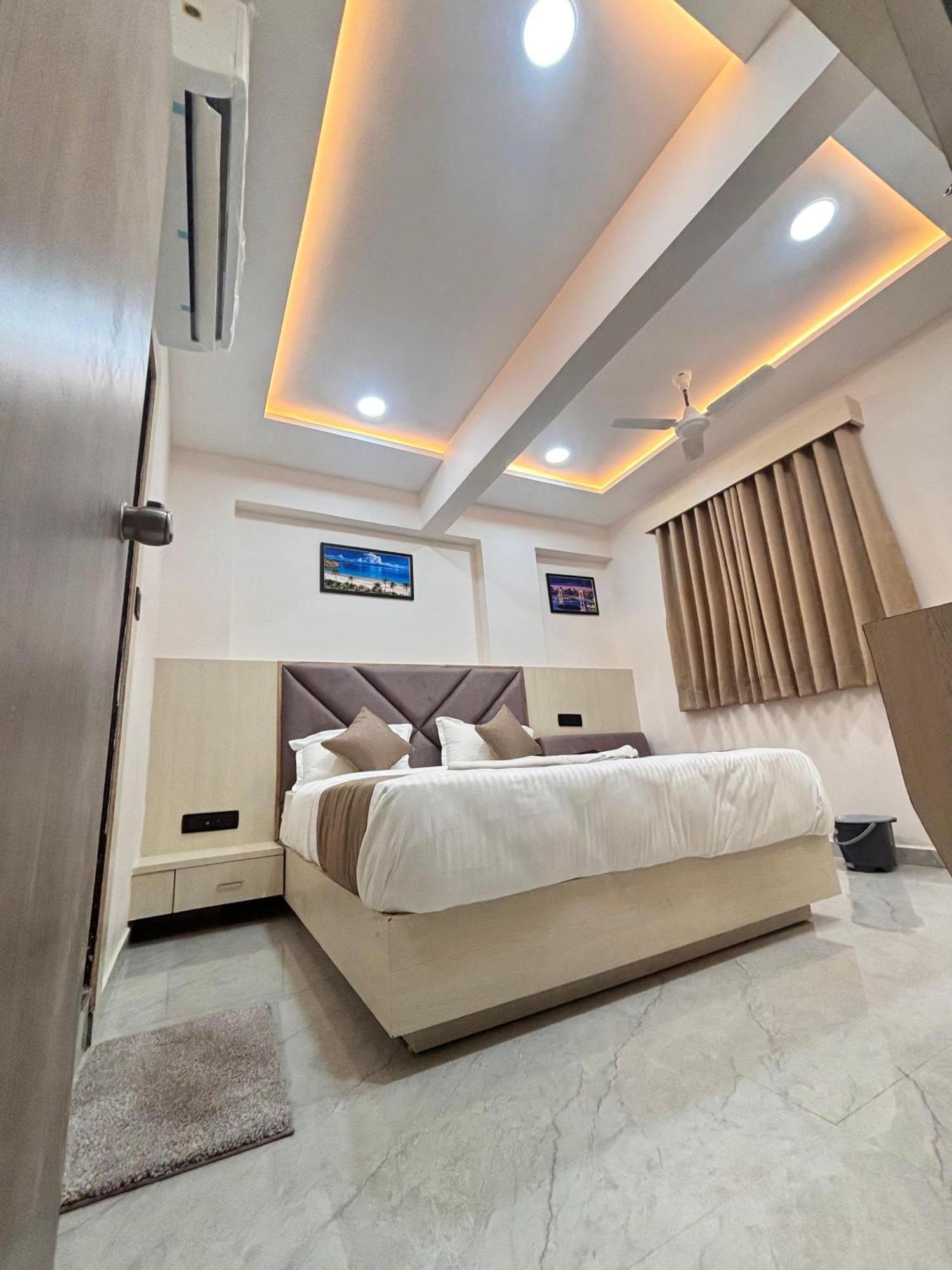 Hotel Hill Top Ahmedabad Esterno foto